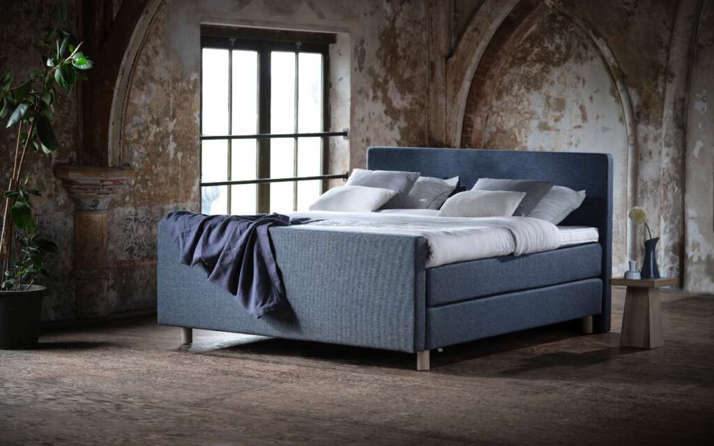 blauwe Pullman boxspring met voeteneinde Detroit