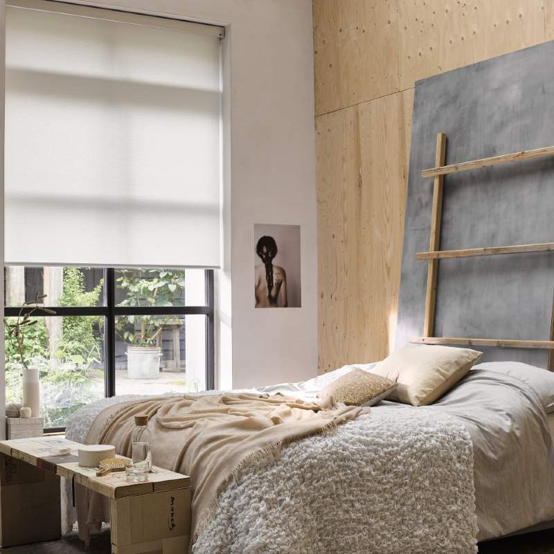 Luxaflex wit rolgordijn slaapkamer