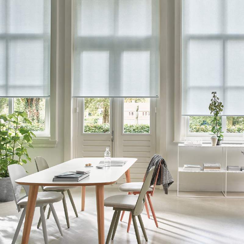 Wit interieur wit rolgordijn luxaflex scandinavisch wonen