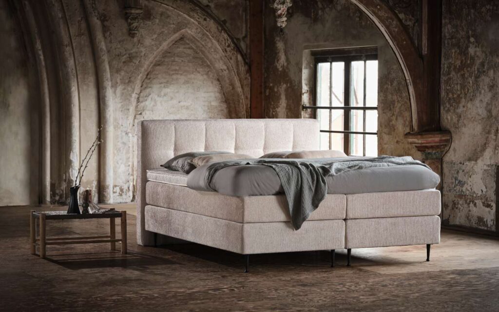 beige Pullman boxspring Belleville hoofdbord met vierkante blokken-vakken