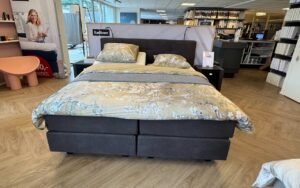 elektrisch verstelbare Eastborn boxspring Stud (hoofdbord met gestikte vakverdeling)