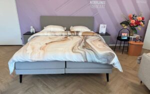 luchtig model Eastborn boxspring Oblique kleur licht taupe